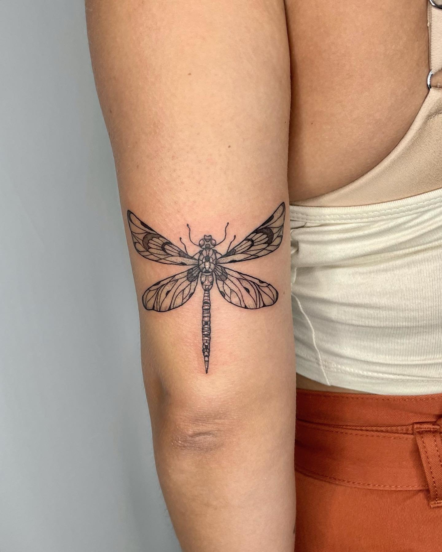 Dragonfly Tattoo: A Unique Embodiment of Elegance and Symbolism - VeAn ...