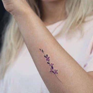 women's wrist tattoos