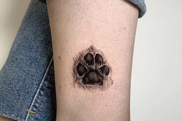 paw print tattoo