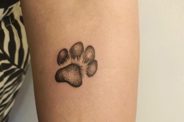 paw print tattoo