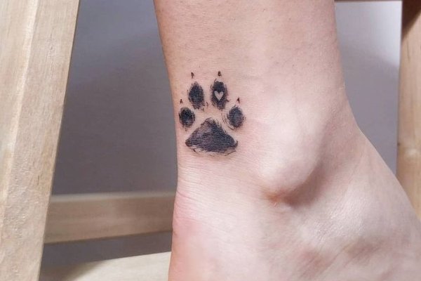 paw print tattoo
