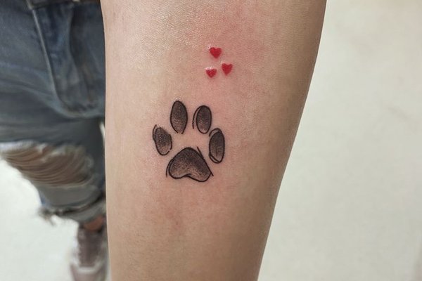 paw print tattoo